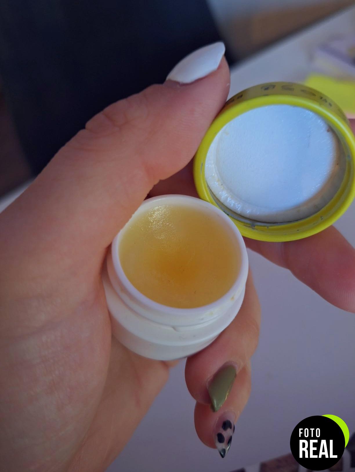 carmex-balsamo-labial-clasico-15spf-75g-foto-2