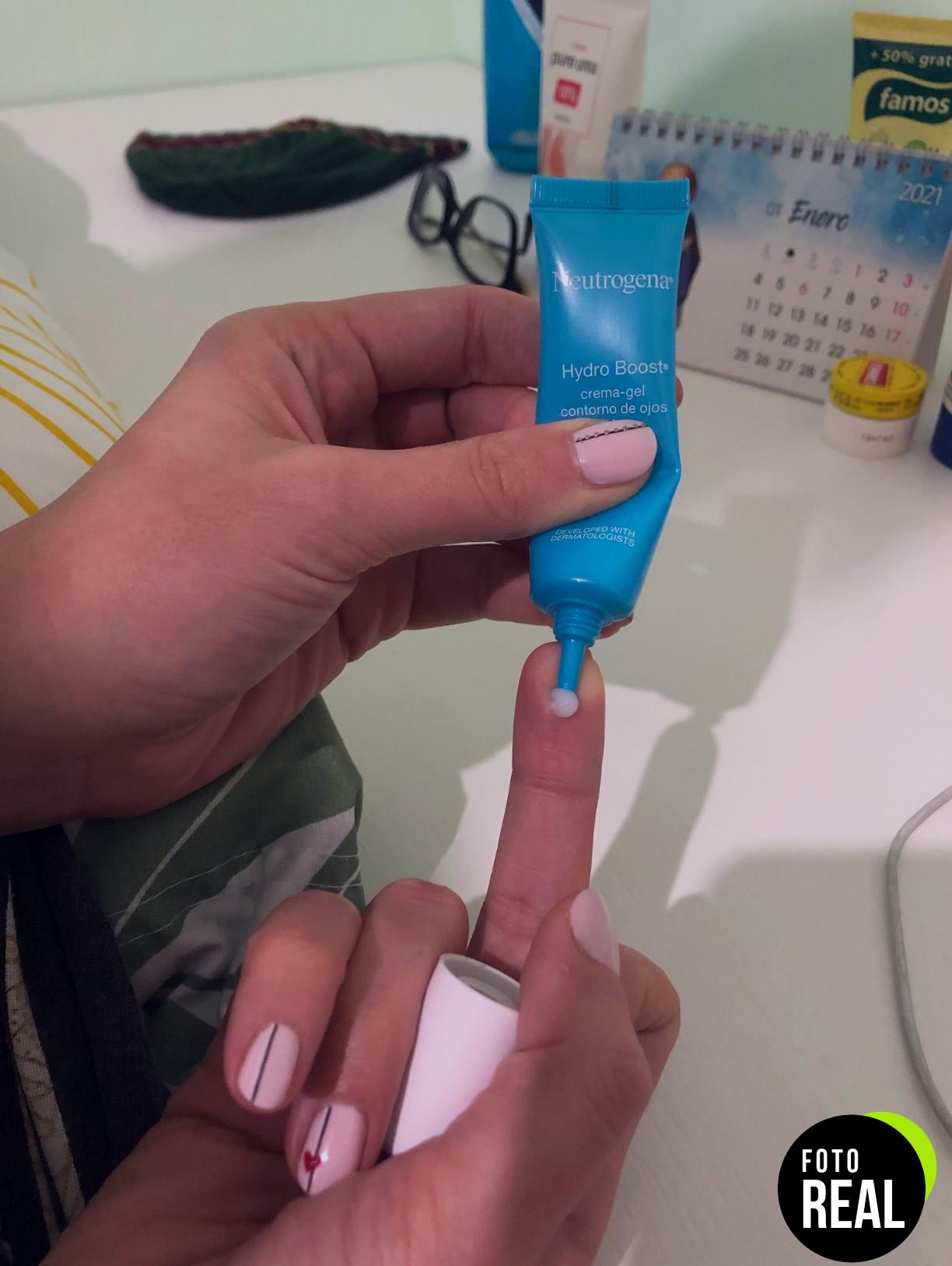 neutrogena-hydro-boost-contorno-ojos-15ml-foto-1