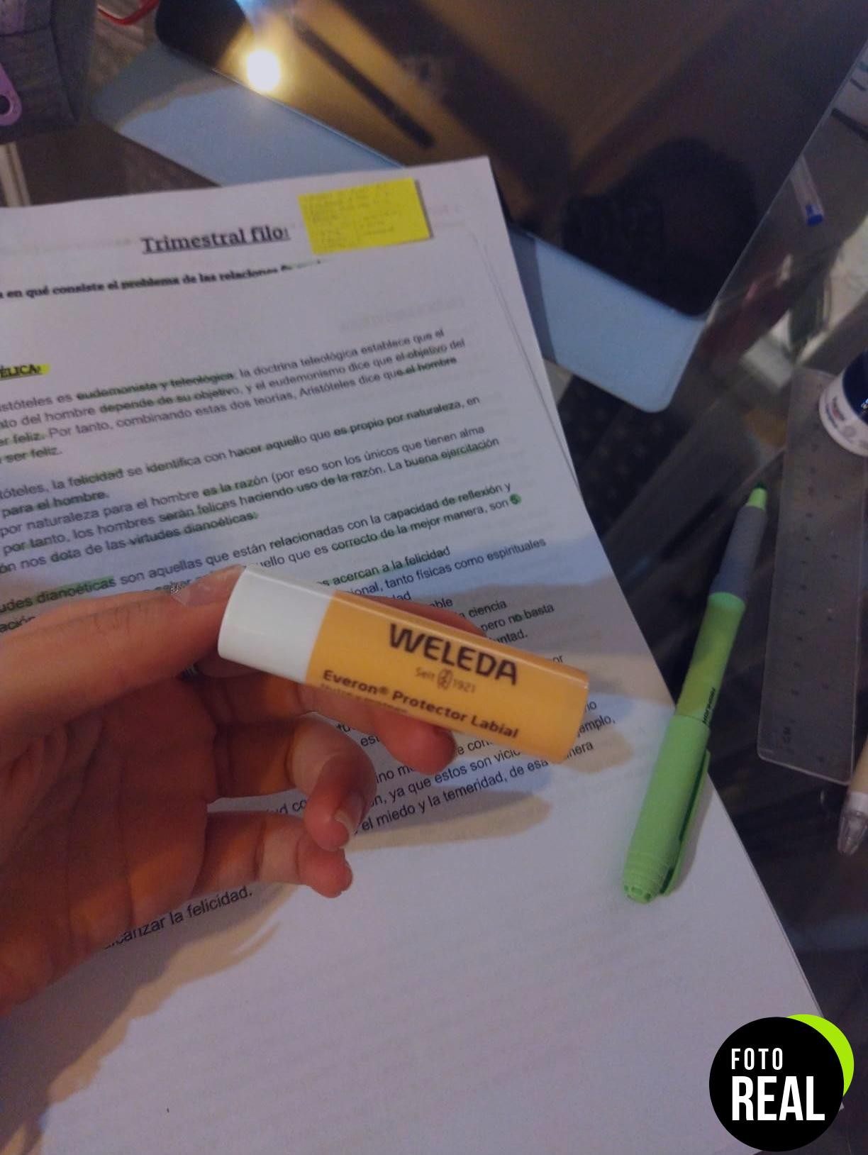 weleda-protector-labial-vainilla-rosas-foto-1